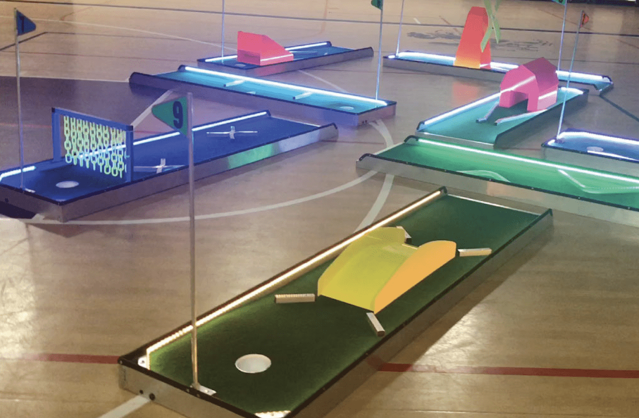 portable mini golf set up